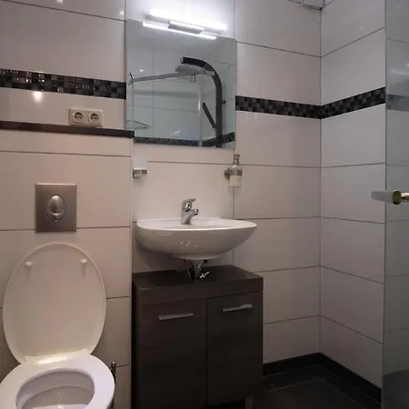 Schoene 2 Zimmerwohnung Mit Uhd-tv, Grossem Balkon Und Haengematte 公寓 *