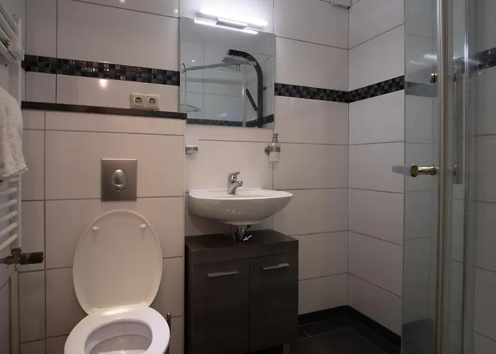 Schoene 2 Zimmerwohnung Mit Uhd-tv, Grossem Balkon Und Haengematte Apartment *