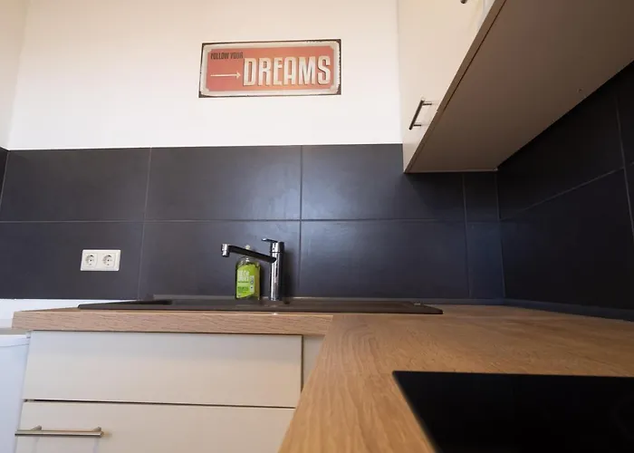 Apartment Schoene 2 Zimmerwohnung Mit Uhd-tv, Grossem Balkon Und Haengematte