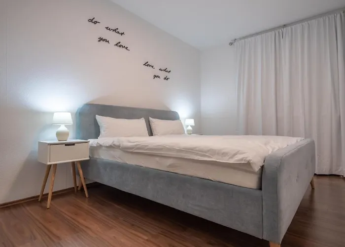 Schoene 2 Zimmerwohnung Mit Uhd-tv, Grossem Balkon Und Haengematte Lampertheim