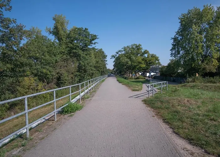 Schoene 2 Zimmerwohnung Mit Uhd-tv, Grossem Balkon Und Haengematte